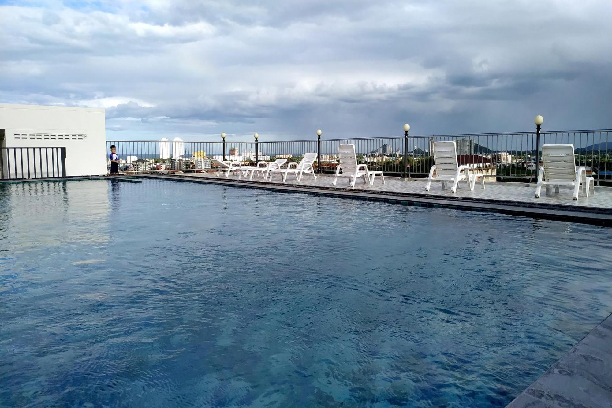 The Base Hua Hin Hotel Exterior photo