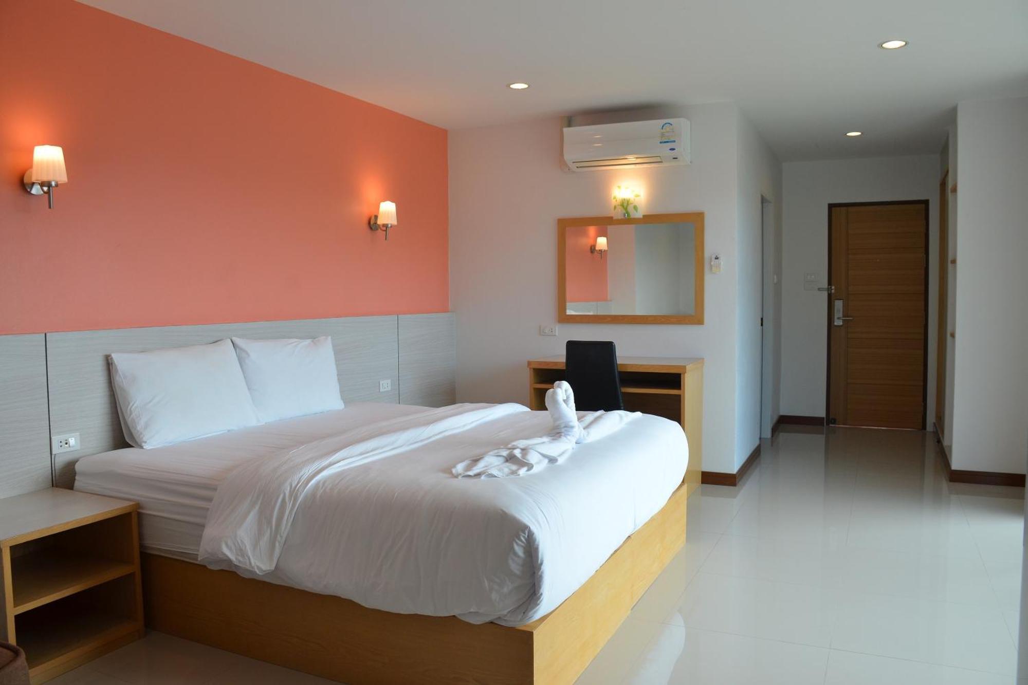 The Base Hua Hin Hotel Exterior photo