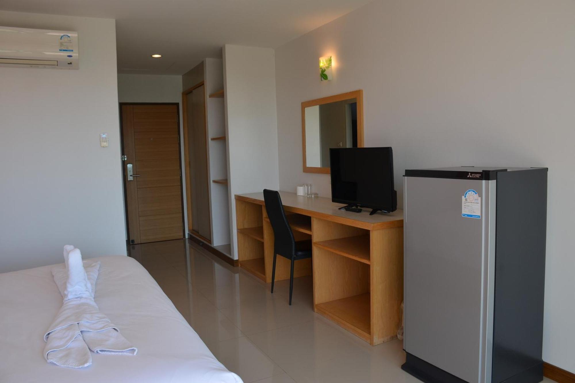 The Base Hua Hin Hotel Exterior photo