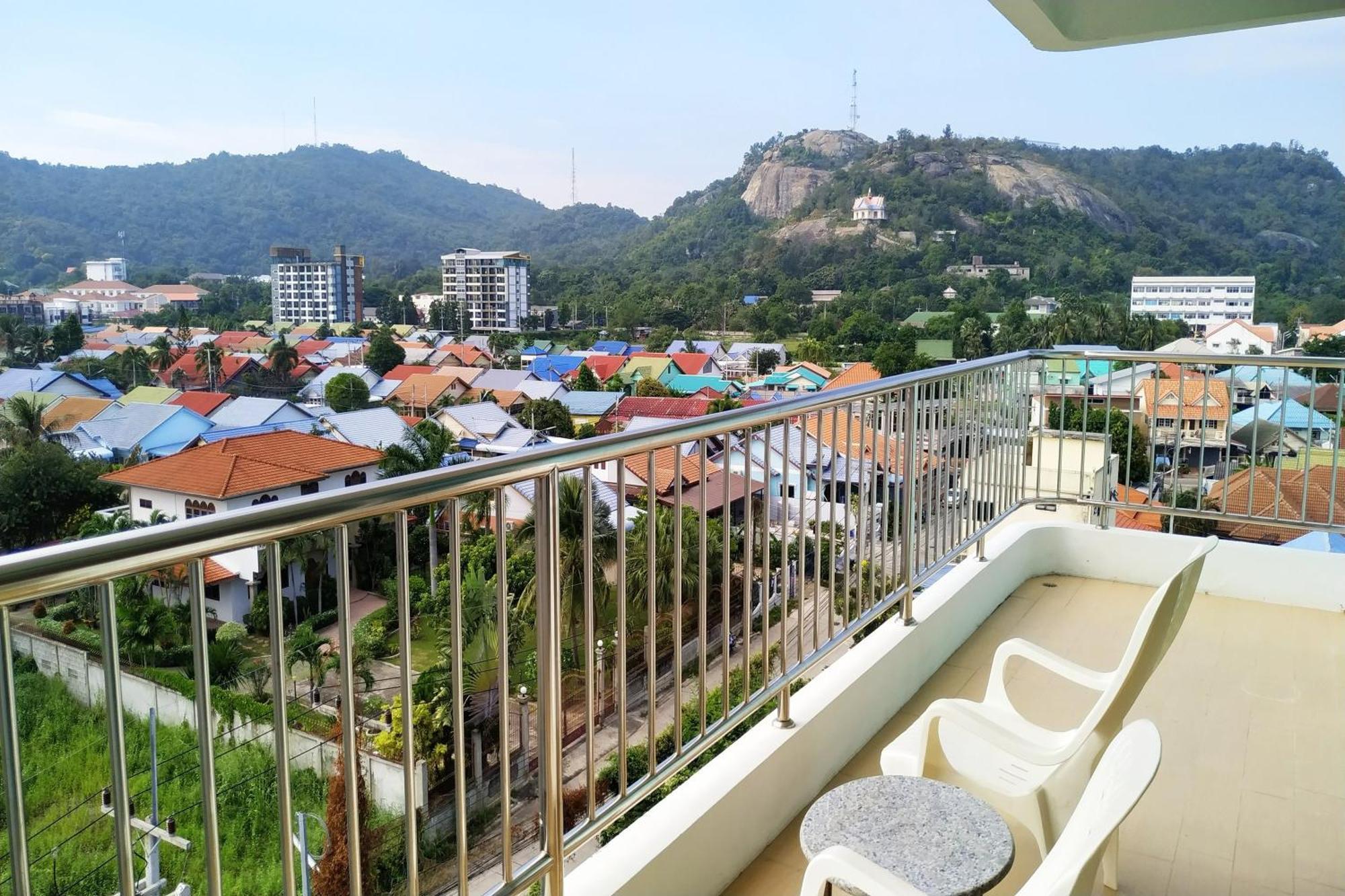 The Base Hua Hin Hotel Exterior photo
